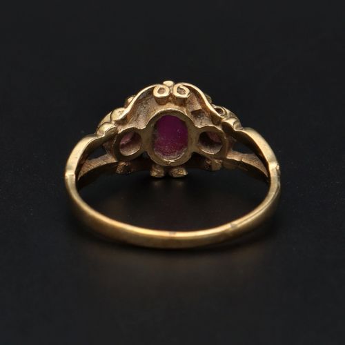 Victorian 9ct Gold Russian Ruby Ring image-5