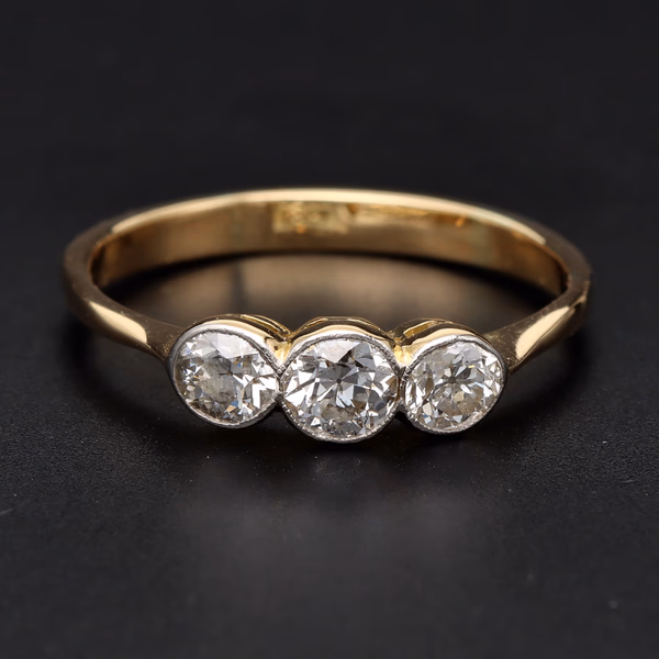 18ct Gold Diamond Ring