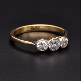 18ct Gold Diamond Ring