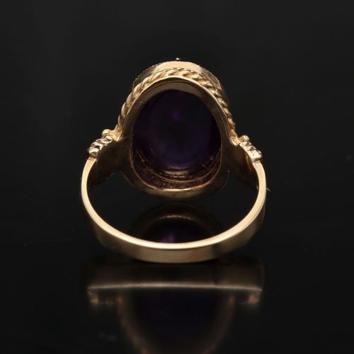 Vintage 9ct Gold Cabochon Amethyst and Pearl Ring image-5