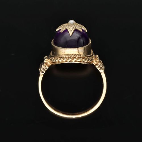 Vintage 9ct Gold Cabochon Amethyst and Pearl Ring image-6