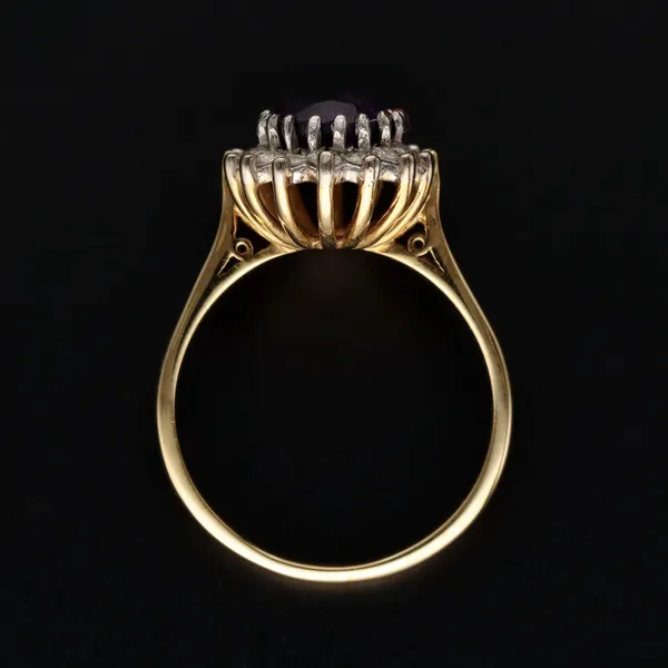 18ct Yellow Gold Amethyst & Diamond Ring