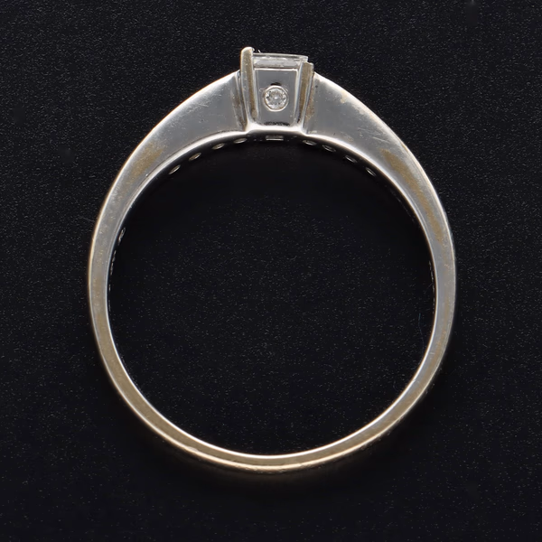 18ct Gold Princess Cut Diamond Ring