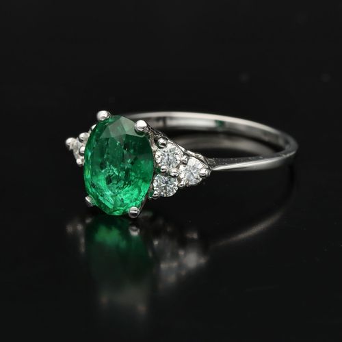 18k Gold Emerald and Diamond Dress Ring image-3