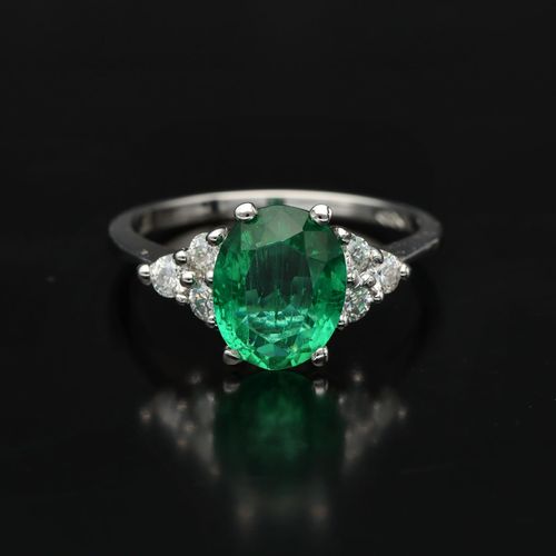 18k Gold Emerald and Diamond Dress Ring image-2