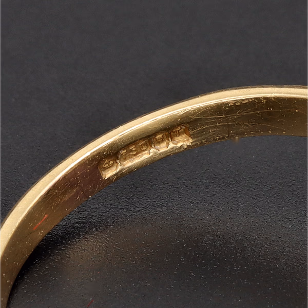 18ct Yellow Gold Tanzanite & Diamond Halo Ring