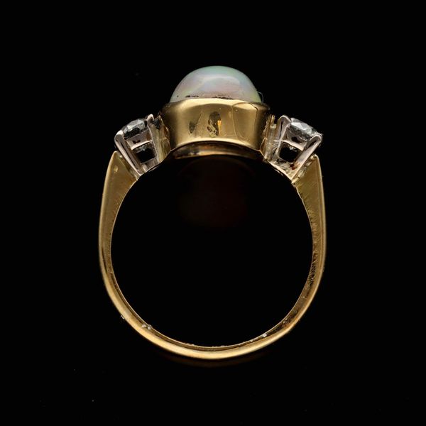 18ct Gold Opal and Diamond Ring