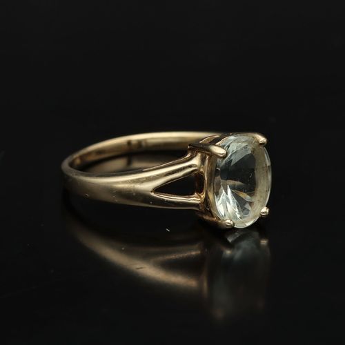 9ct Gold 1.4ct Green Amethyst Ring image-1