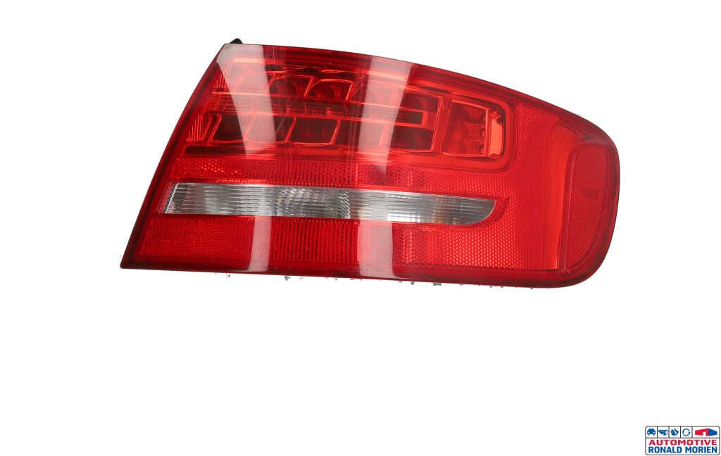 Used Taillight, right Audi A4 Avant (B8) 2.0 TDI 16V Price € 95,00 Margin scheme offered by Automaterialen Ronald Morien B.V.