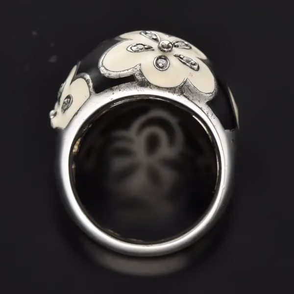 Belle Etoile Silver Black and White Enamel Ring