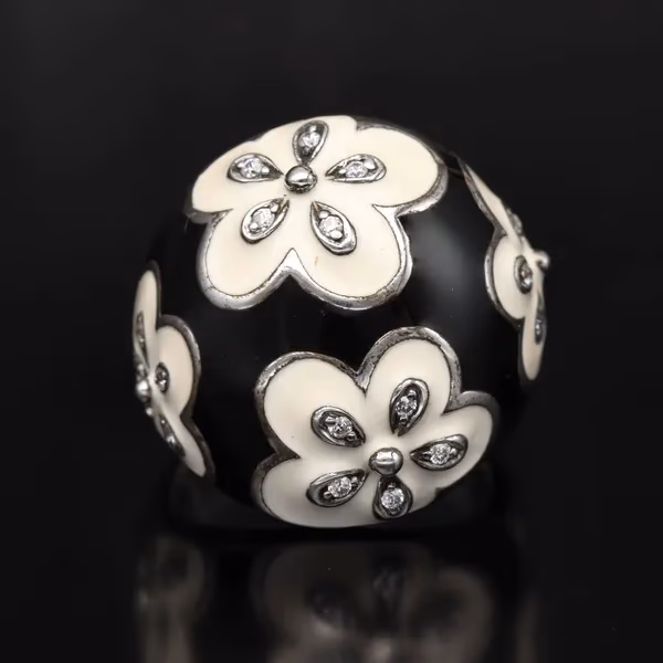 Belle Etoile Silver Black and White Enamel Ring