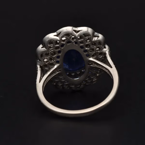 18ct White Gold Sapphire & Diamond Ring