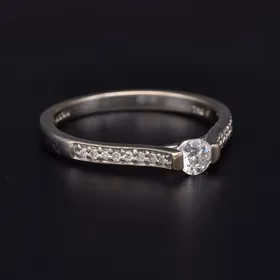 18ct White Gold Diamond Ring