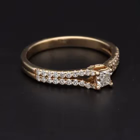 14K Gold & Diamond Ring