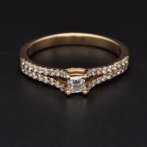 14K Gold & Diamond Ring