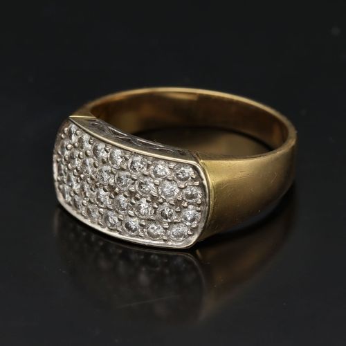 Unisex 18ct Gold Diamond Ring image-3