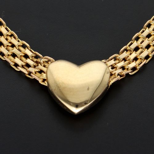 9ct Gold Heart Necklace image-2