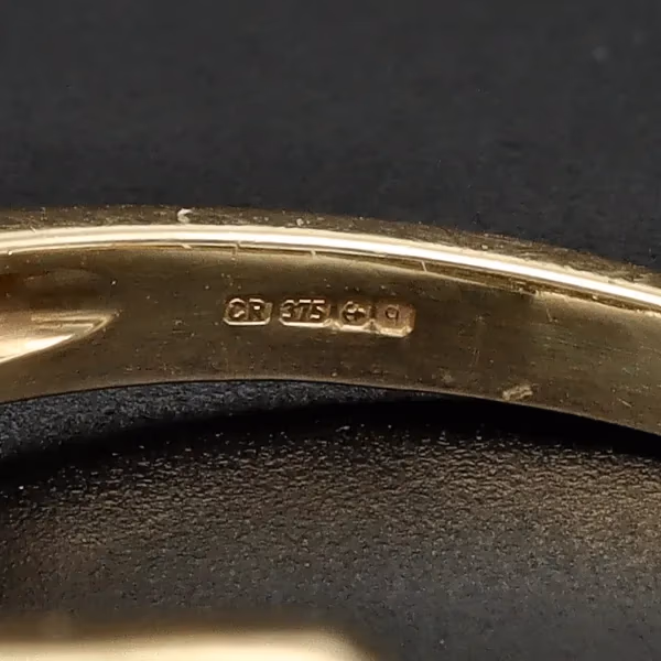 Gold Vari Cut Diamond Ring