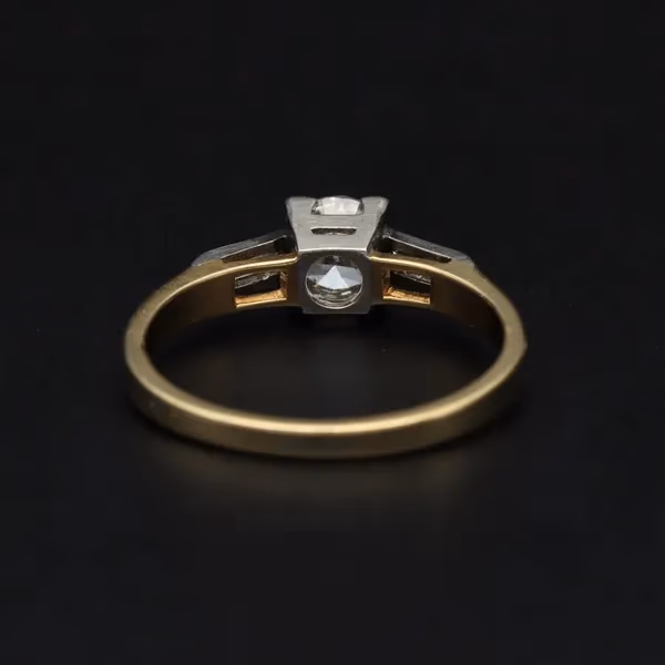 18ct Gold Diamond Solitaire Ring