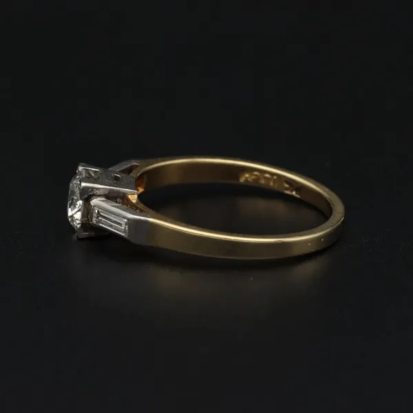 18ct Gold Diamond Solitaire Ring