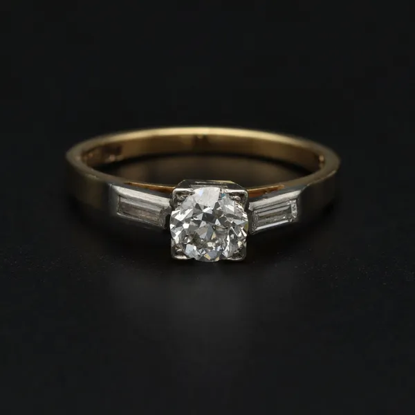 18ct Gold Diamond Solitaire Ring