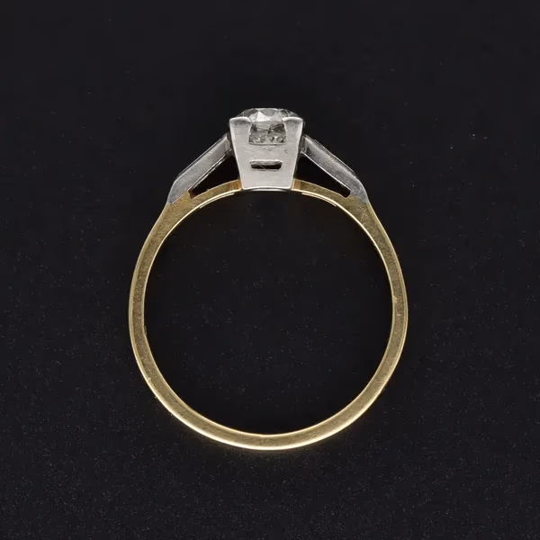 18ct Gold Diamond Solitaire Ring