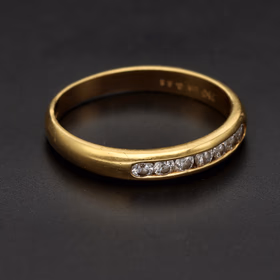 18ct Yellow Gold Diamond Band Ring