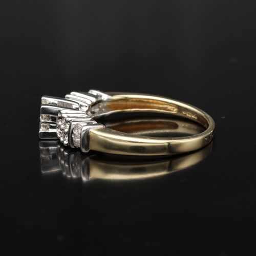14ct Gold Vari Cut Diamond Ring image-3