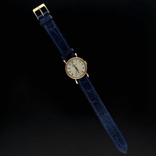 Rare Jaeger-LeCoultre 18ct Gold ‘Teardrop Lugs’ Watch image-4