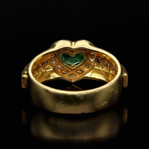 18k Diamond and Emerald Ring image-4