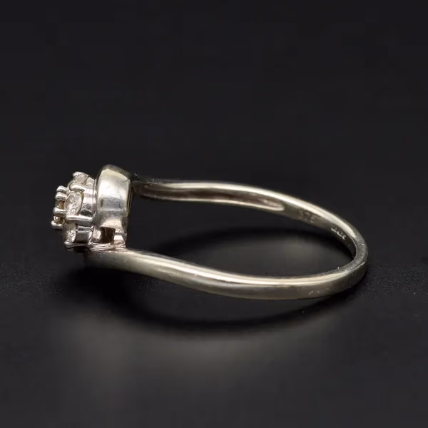 Gold Brilliant - Cut Diamond Ring