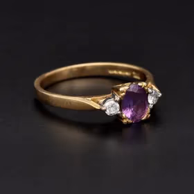 18ct Yellow Gold Amethyst & Diamond Ring