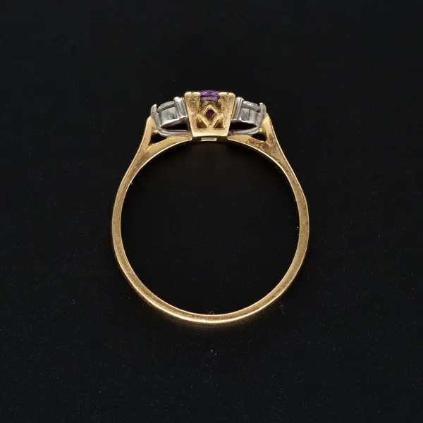 18ct Yellow Gold Amethyst & Diamond Ring