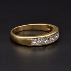 18ct Yellow Gold Diamond Ring