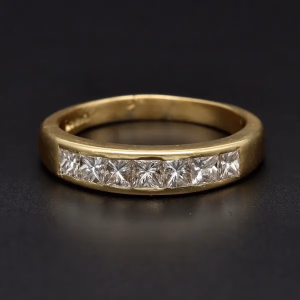 18ct Yellow Gold Diamond Ring