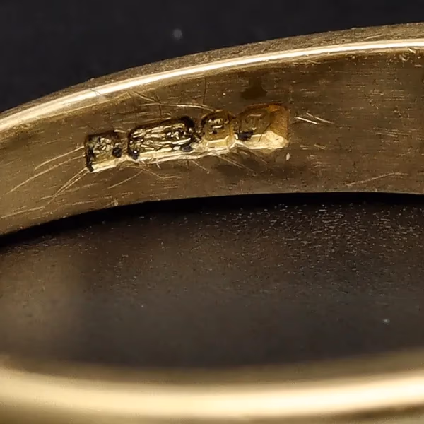 18ct Yellow Gold Diamond Ring
