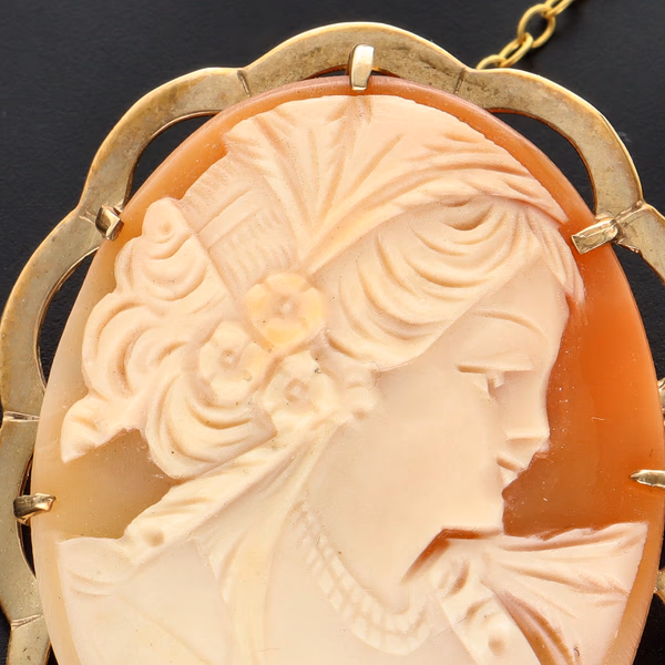9ct Cameo Brooch, Birmingham 1984