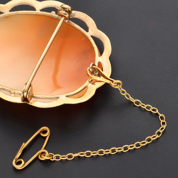 9ct Cameo Brooch, Birmingham 1984