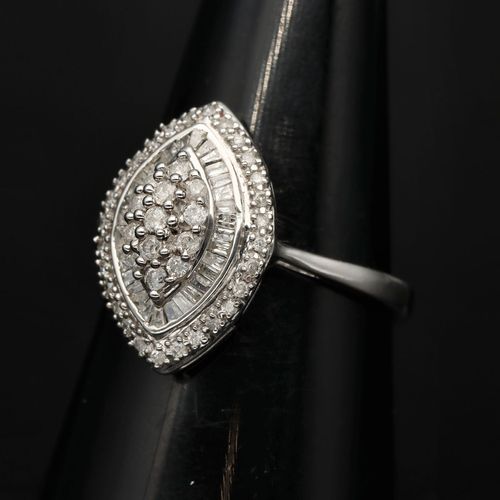 9ct White Gold Diamond Ring image-3