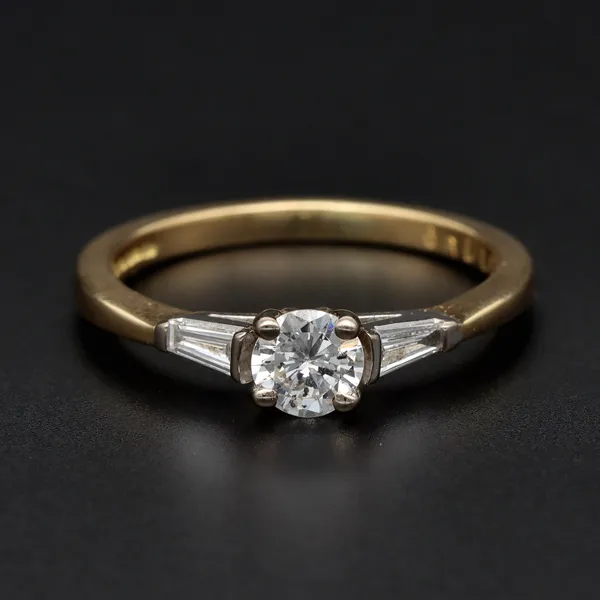 18ct Yellow Gold Natural Diamond Ring