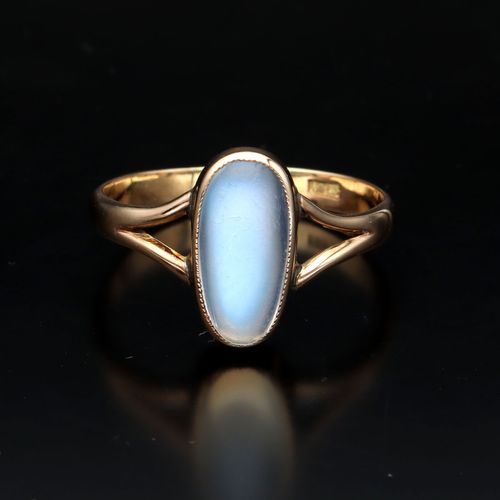18ct Gold Moonstone Ring image-2