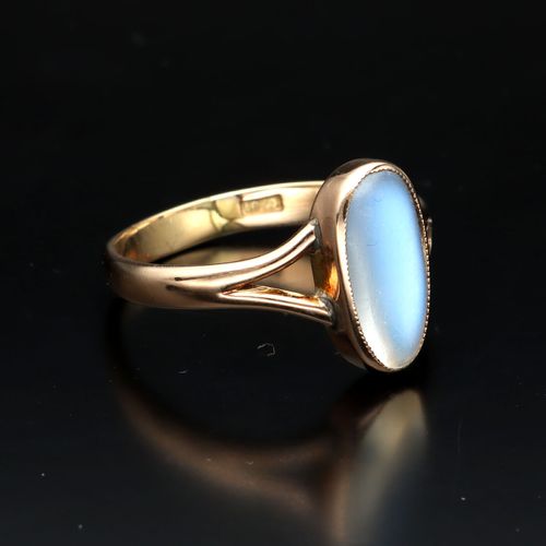 18ct Gold Moonstone Ring image-1
