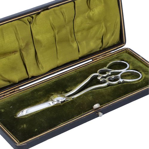 Victorian Cased Silver Grape Scissors image-2