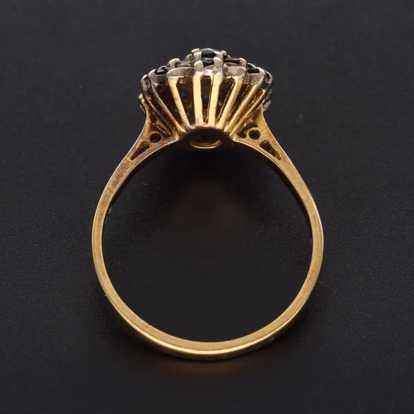 Vintage 1977 London 18ct Yellow Gold Sapphire & Diamond Ring