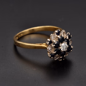 Vintage 1977 London 18ct Yellow Gold Sapphire & Diamond Ring