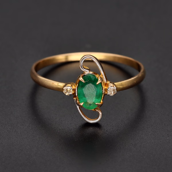 14ct Yellow Gold Emerald & Diamond Ring