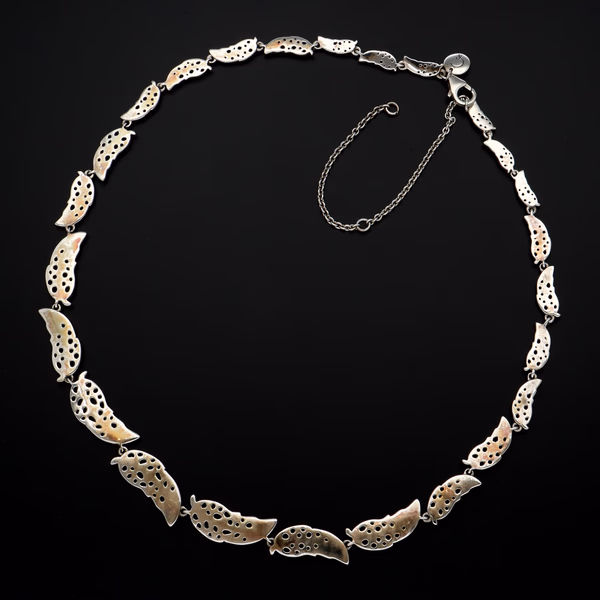 Sterling Silver Leaf-Link Plume Necklace