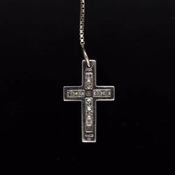 Gucci 18ct White Gold Diamond Cross Necklace