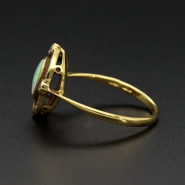 18ct Gold Opal and Diamond Ring