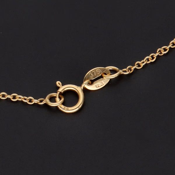18ct Yellow Gold Drop Pendant on 9ct Yellow Gold Chain